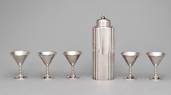 SHAKER samt GLAS, 6 st, nysilver, Tesi, 1900-talets andra kvartal.