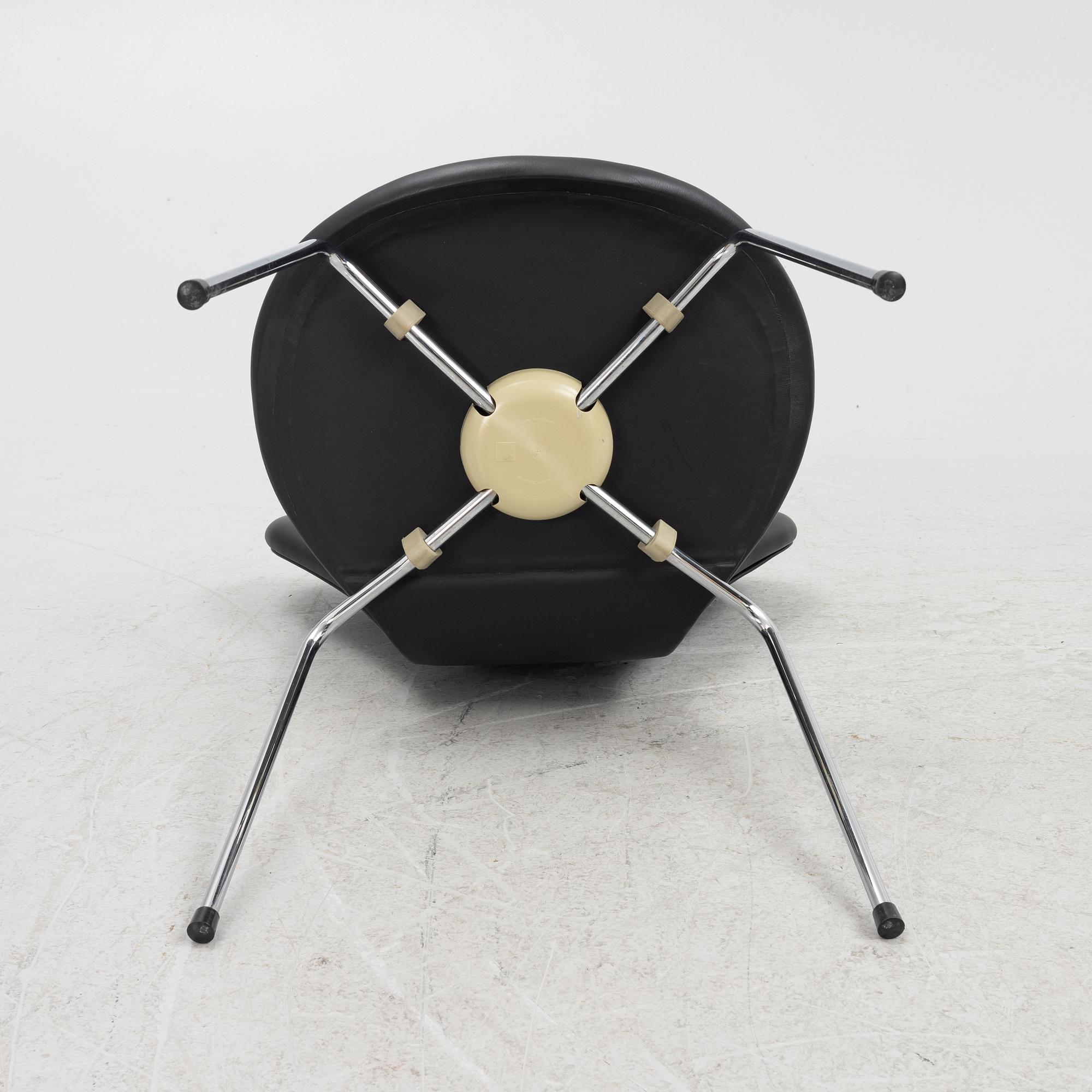 Arne Jacobsen, six "Seven" chairs, Fritz Hansen, Denmark.