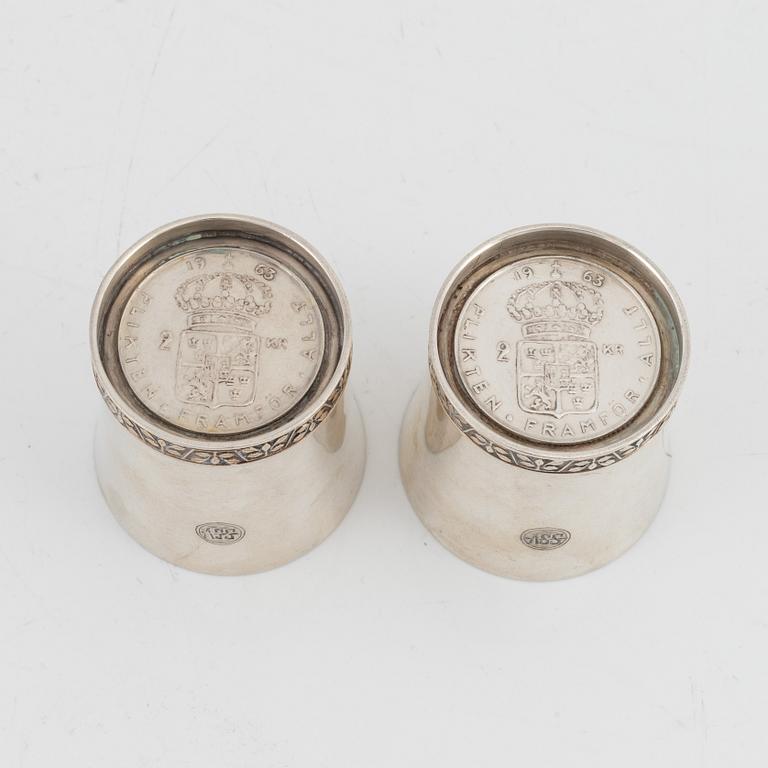 Supkoppar, ett par, bägare samt snapsglas, silver. Bl a Cesons, Göteborg 1972.