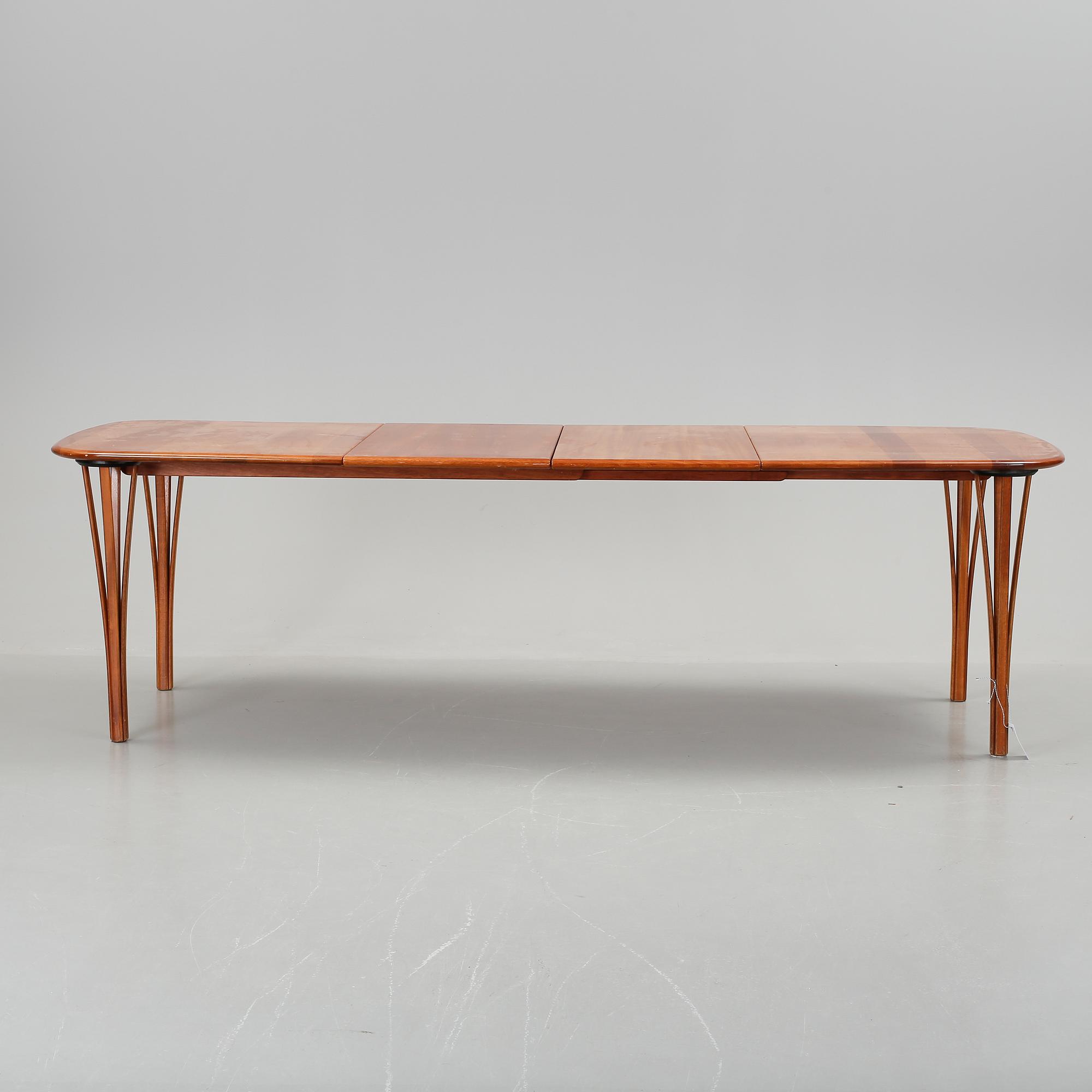 MATBORD, Haslev Möbelsnedkeri, modell nr 902, 1900-talets mitt.