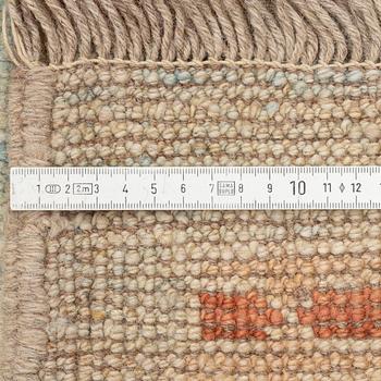 Matta, västpersisk, Arts and Crafts mönster, 330 x 256 cm.