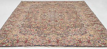 Carpet Kirman, approx. 393 x 286 cm.