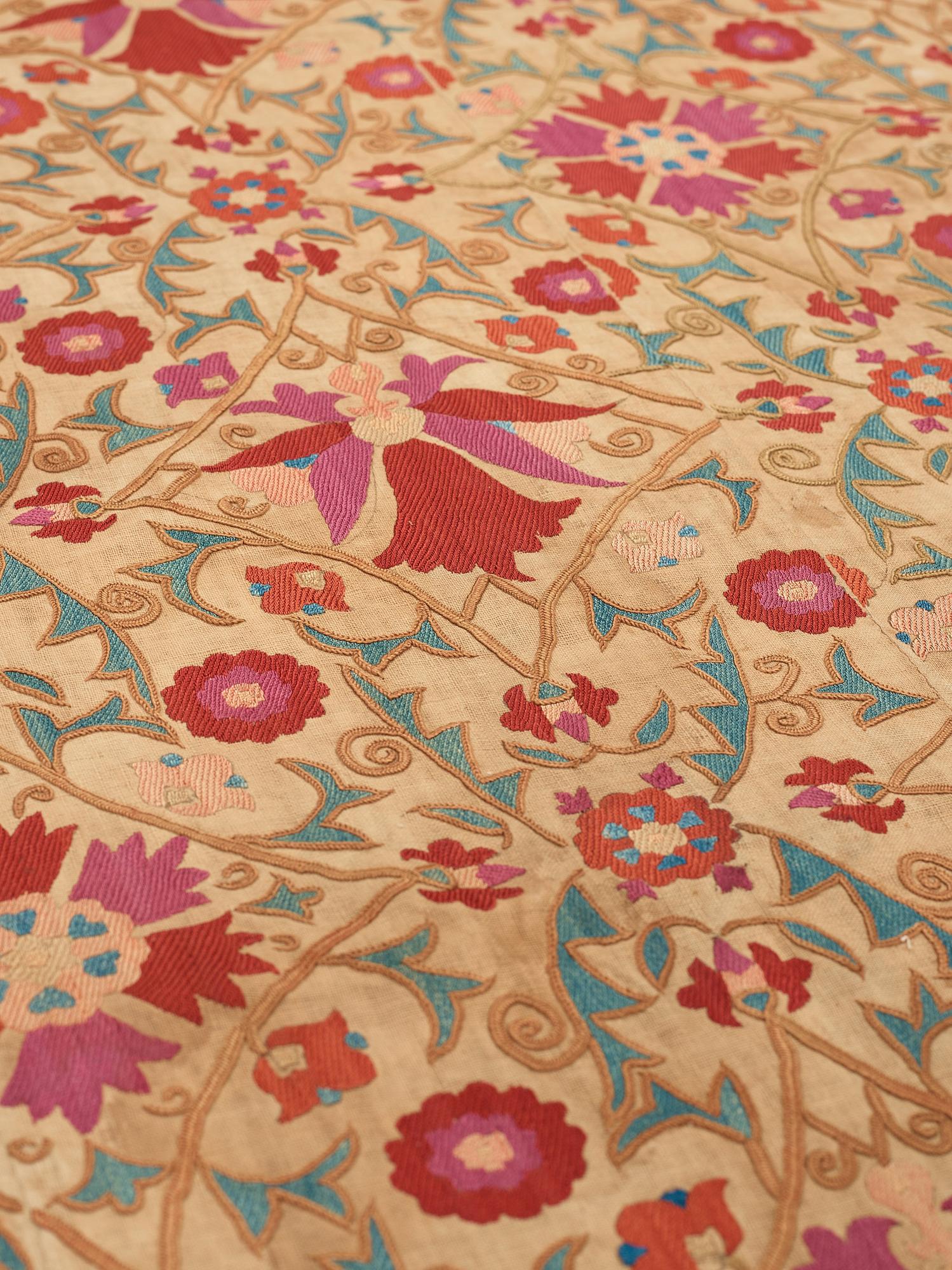 ANTIKT UZBEKISTANSKT SUZANIBRODERI, ca 230,5 x 160 cm.