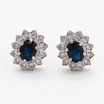 Earrings, faceted sapphires, brilliant cut diamonds, 14K gold and white gold.