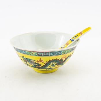 Service pieces, 36 pcs, China, 20th century.