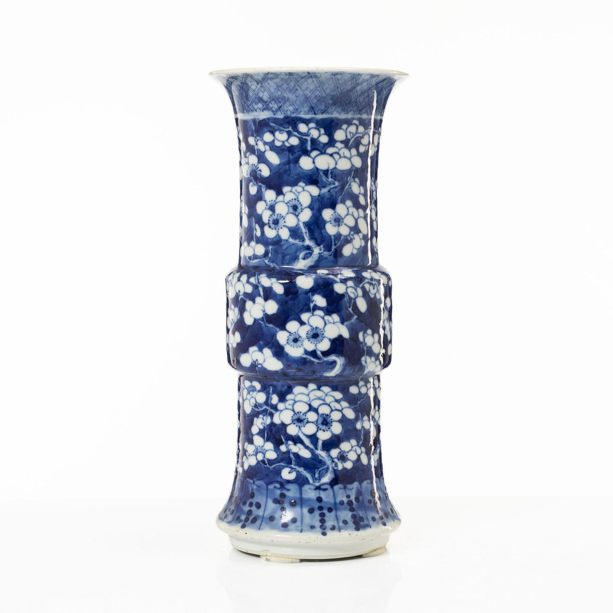 Vas, porslin, Kina, sen Qingdynasti/omkring 1900.