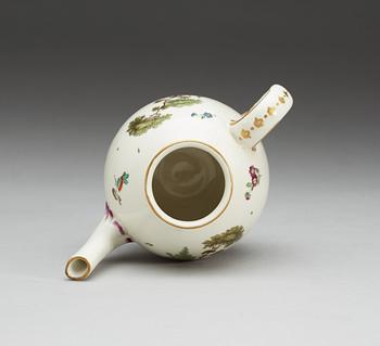A Frankenthal tea pot, 18th Century.