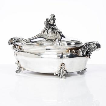 Terrin med lock, silver, rokokostil, Fratelli Broggi, Milano, Italien, 1900-tal.