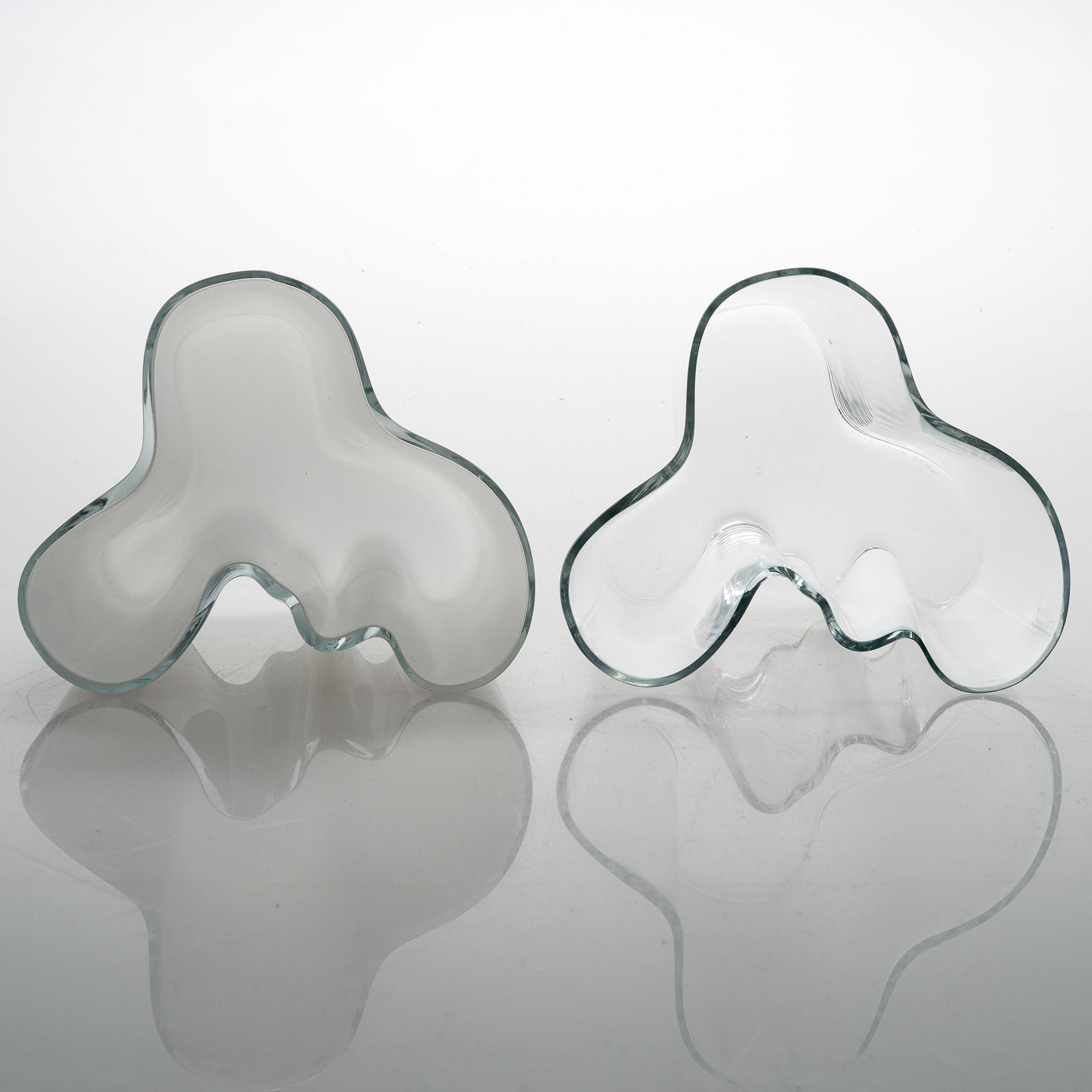 Alvar Aalto, Two glass vases for Iittala, signed Alvar Aalto - 3030.