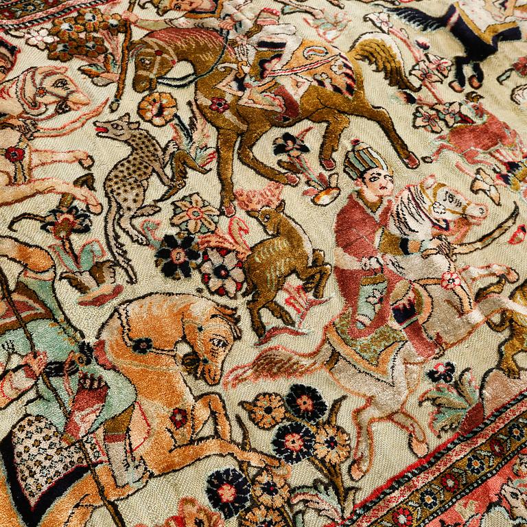 A Ghom souf rug, silk, 155 x 107 cm.