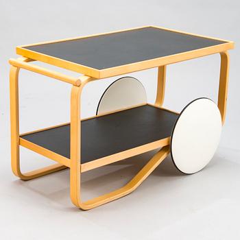 ALVAR AALTO, tarjoiluvaunu malli 98, O.Y. Huonekalu-ja Rakennustyötehdas A.B. 1900-luvun puoliväli.