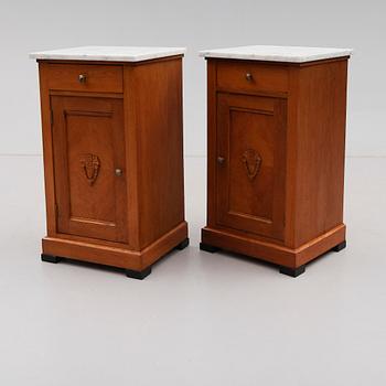 SÄNGBORD, 1 par, 1900-talets första hälft.