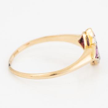 Ring, 18K gold with red stones and rose-cut diamonds.