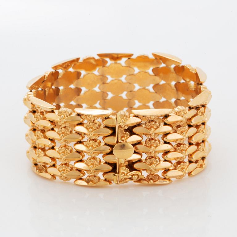 18K gold bracelet, Vicenza, Italy.