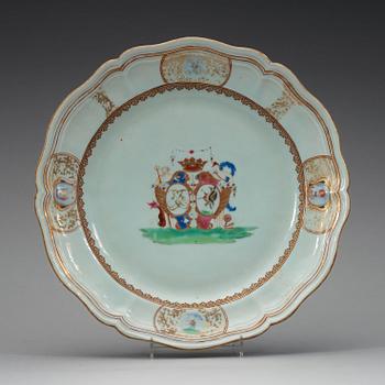A five piece set of Swedish armorial porcelain, Qing dynasty, Qianlong (1736-95).
