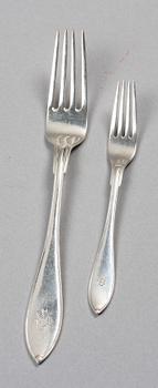 BESTICKSERVIS, ca 70 delar. Silver. Modell "Svensk Spets". GAB, Stockholm 1936 samt Otto Larsson, Karlskrona 1913-25.