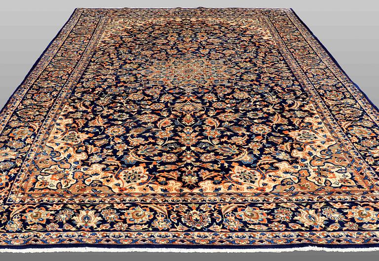 A carpet, Najafabad, 439 x 293 cm.