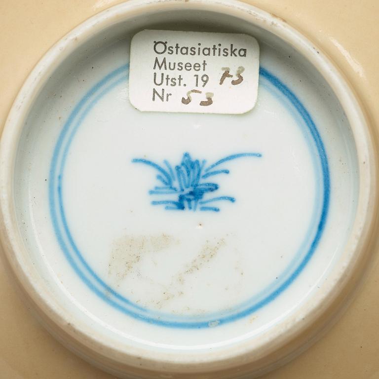 Two famille verte and café au lait bowl, Qing dynasty, Kangxi (1662-1722).