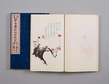BOK med TRÄSNITT, 2 volymer. 120 färgträsnitt efter målningar av bla Qi Baishi, utgiven av Rong Bao Zhai, Beijing 1953.