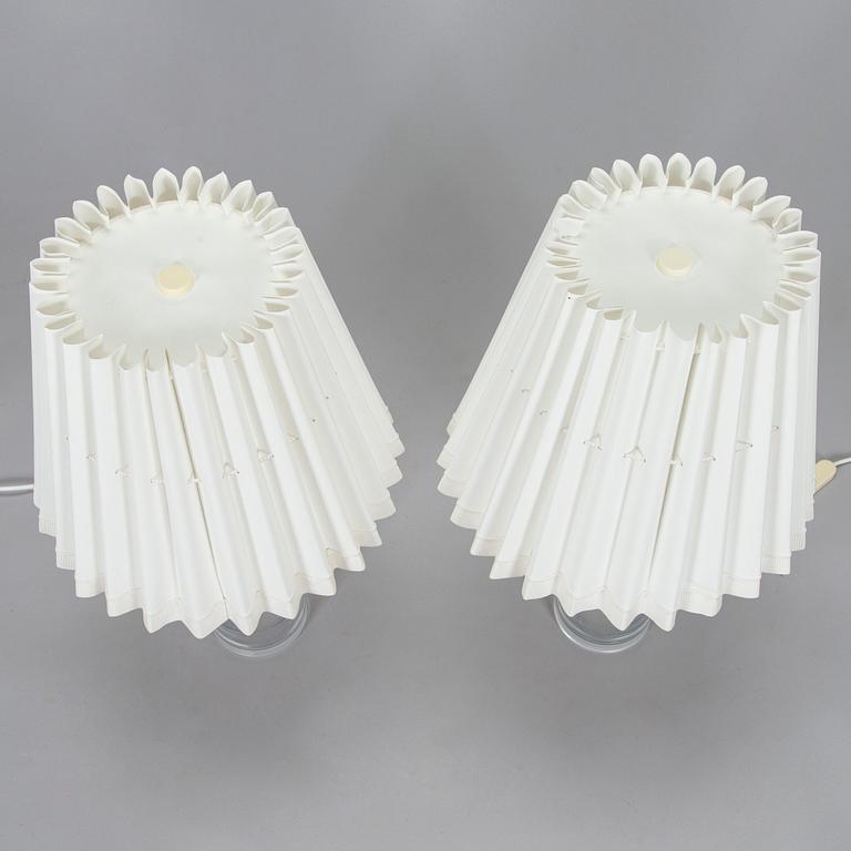 Maire Gullichsen, A pair of 1990s tablelamps for Artek.