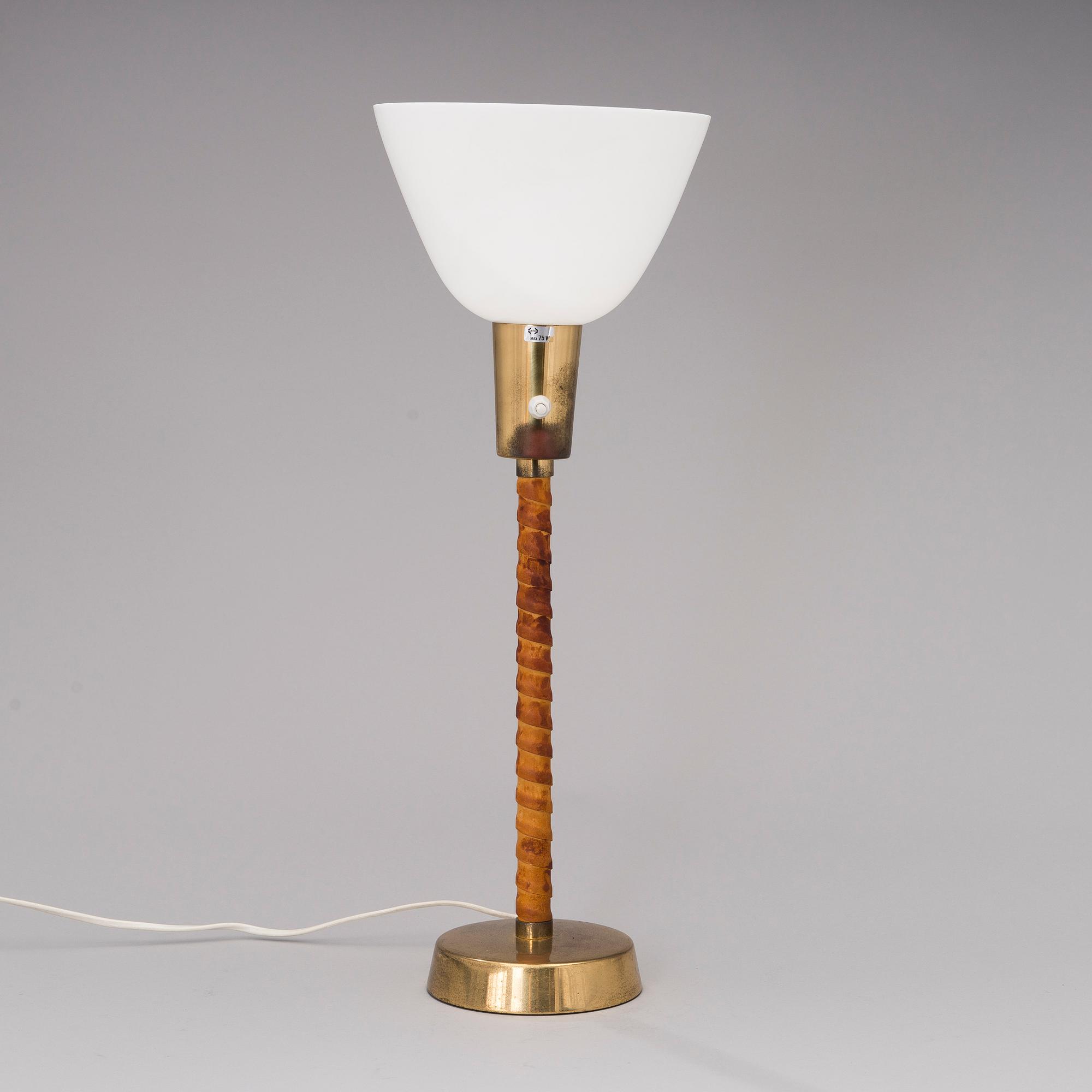 LISA JOHANSSON-PAPE, PÖYTÄVALAISIN, "Senator", Orno.