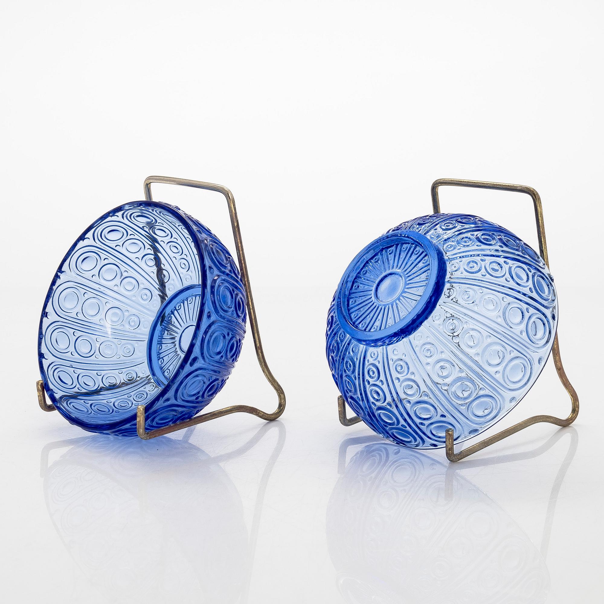 Nanny Still, lautasia, 14 kpl, kulhoja, 6 kpl, "Riikinkukko", malli 5221, 5325, Riihimäen Lasi.