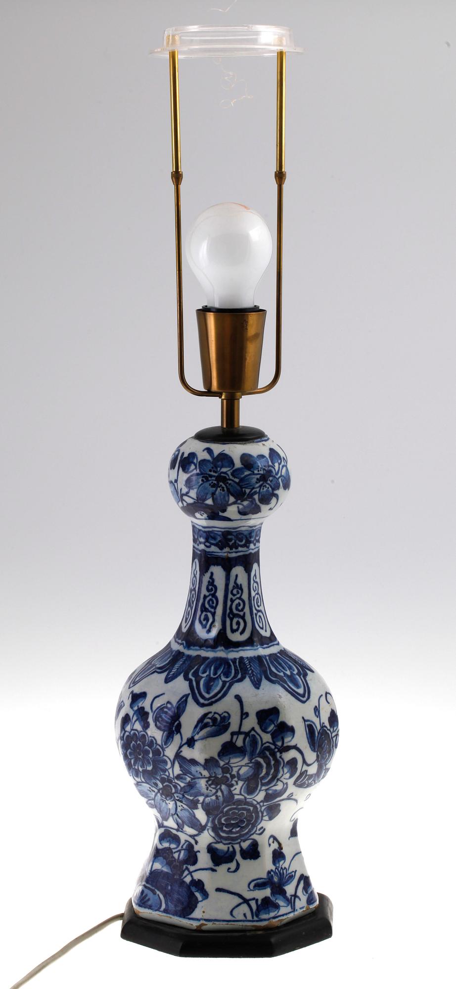 BORDSLAMPA, fajans, Holland, 1700-tal.