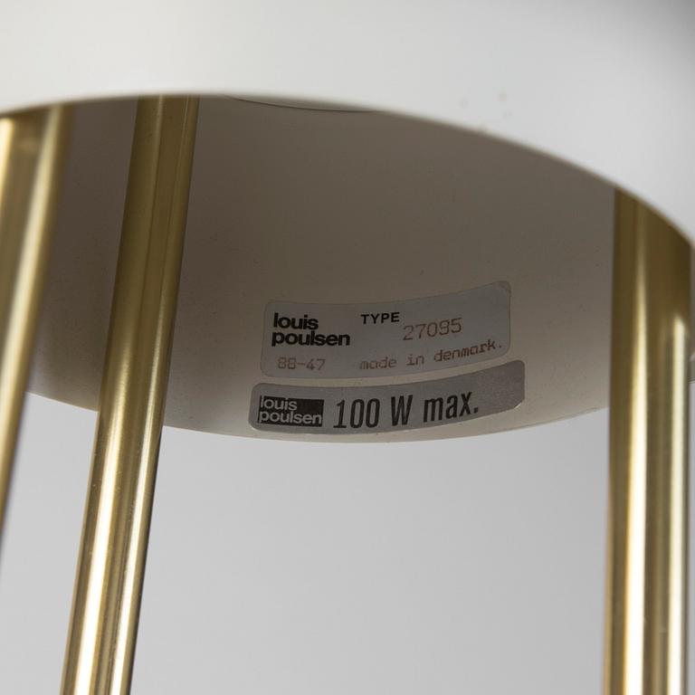 A table lamp by POUL HENNINGSEN, PH5, model 27095, Louis Poulsen.