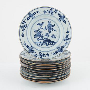 Twelve blue and white porcelain plates, China, Qing dynasty, first half of the 18th century.