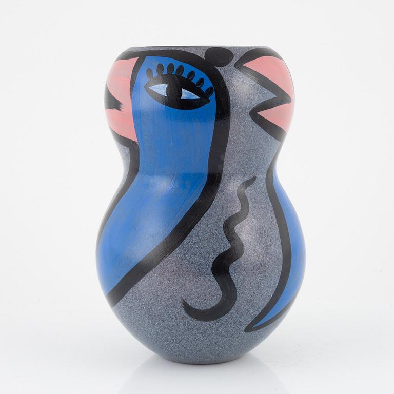 Ulrica Hydman-Vallien, a glass vase, Kosta Boda.