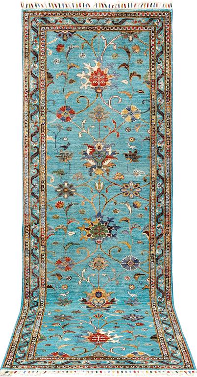 Gallerimatta, orientalisk, ca 248 x 84 cm.