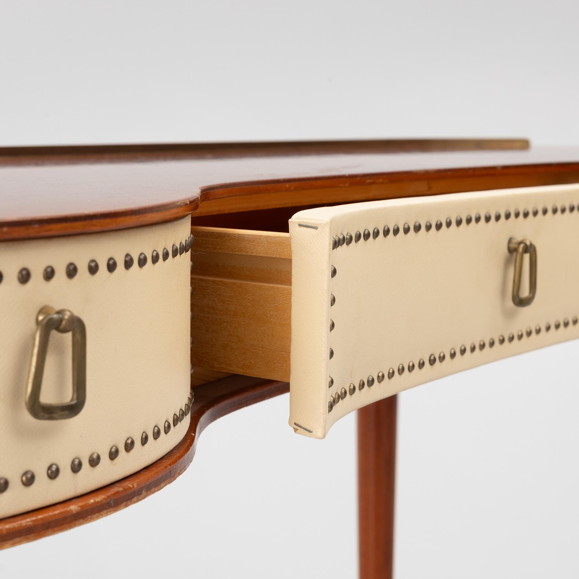 A dressing table,  Halvdan Petterssons, mid 20th century.