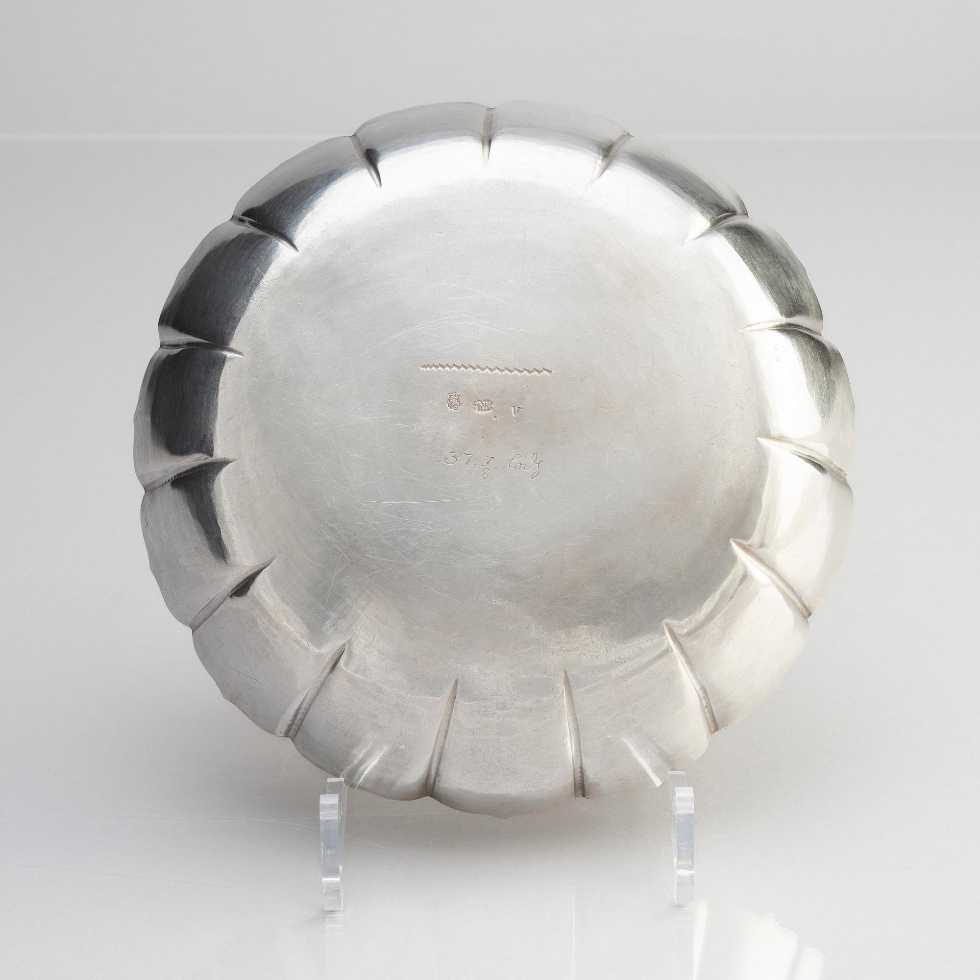 Johan Wilhelm Helleday, jordgubbsskål, delvis förgyllt silver, Stockholm 1709.