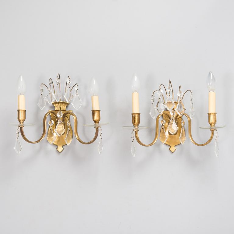 Paavo Tynell, A pair mid-20th century '7151' wall lights for Taito, Finland.