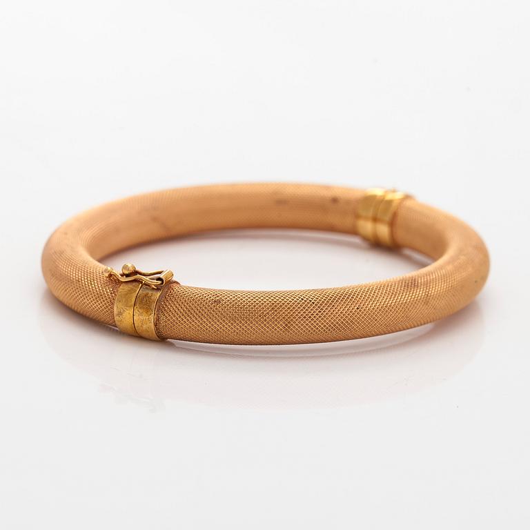 An 18K gold bracelet, Italy.