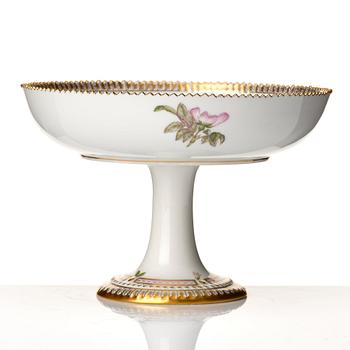 A Royal Copenhagen 'Flora Danica' tazza, Denmark, 20th Century.