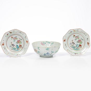 Skål samt tallrikar, ett par, porslin, Kina, Yongcheng (1723-35).