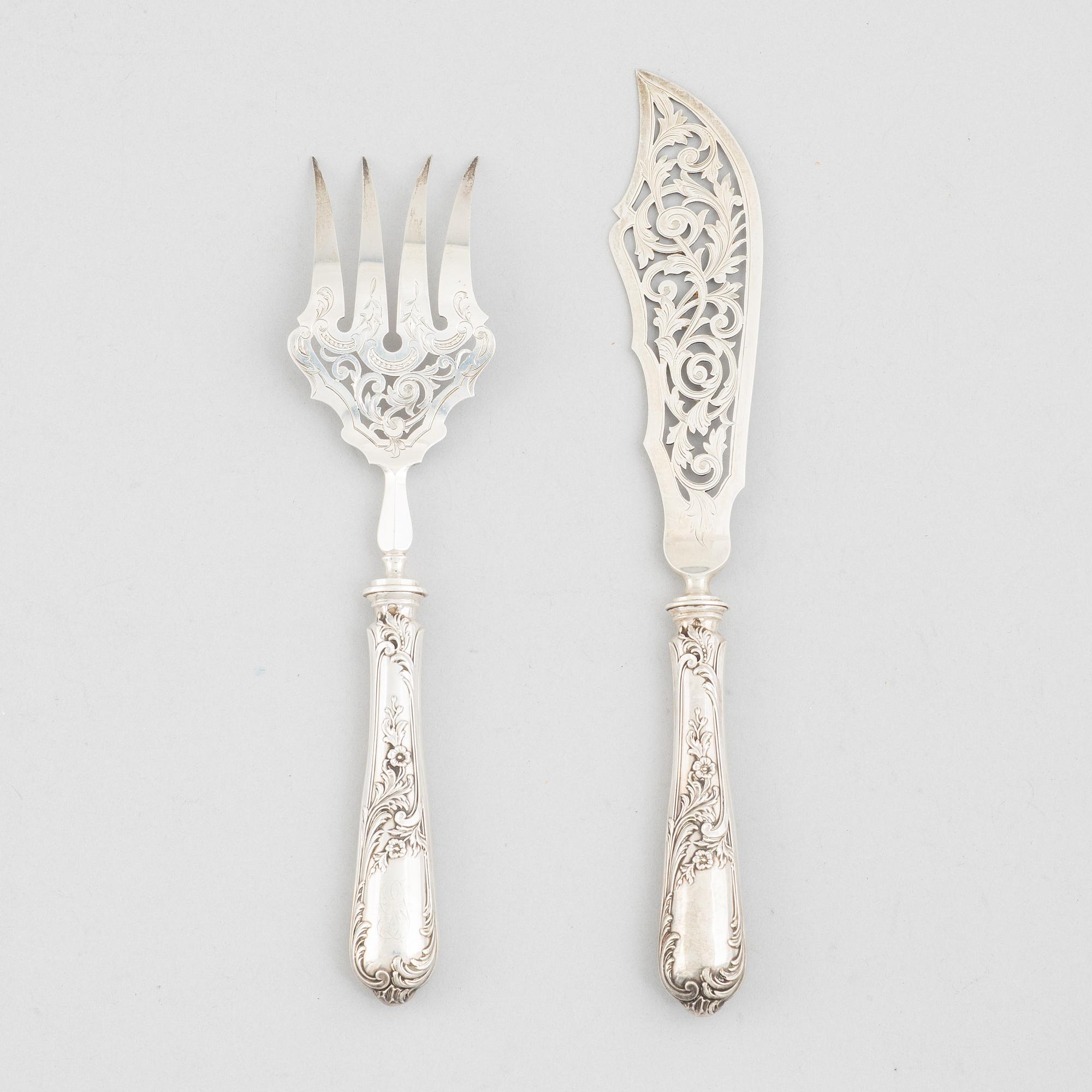A French silver serving set, mark of Louis Ravinet & Charles Denfert, Paris circa 1900.
