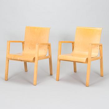 Alvar Aalto, A pair of 1970s armchairs model 403 for Artek.