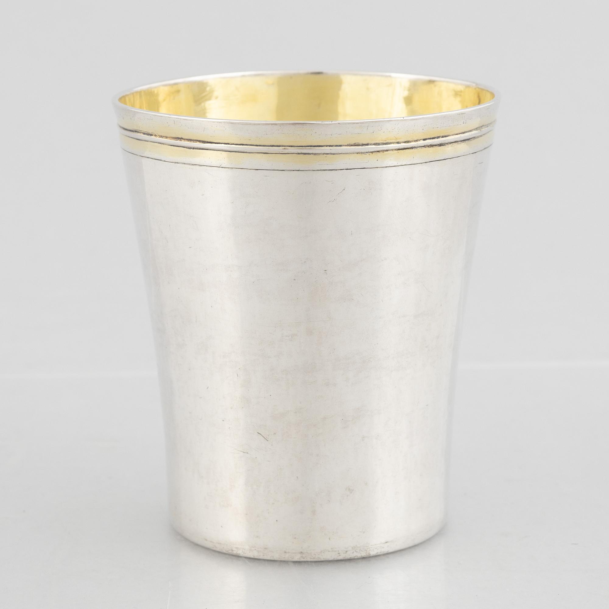 Bägare, delvis förgyllt silver, sannolikt Carl Petter Tellander, Jönköping 1774.