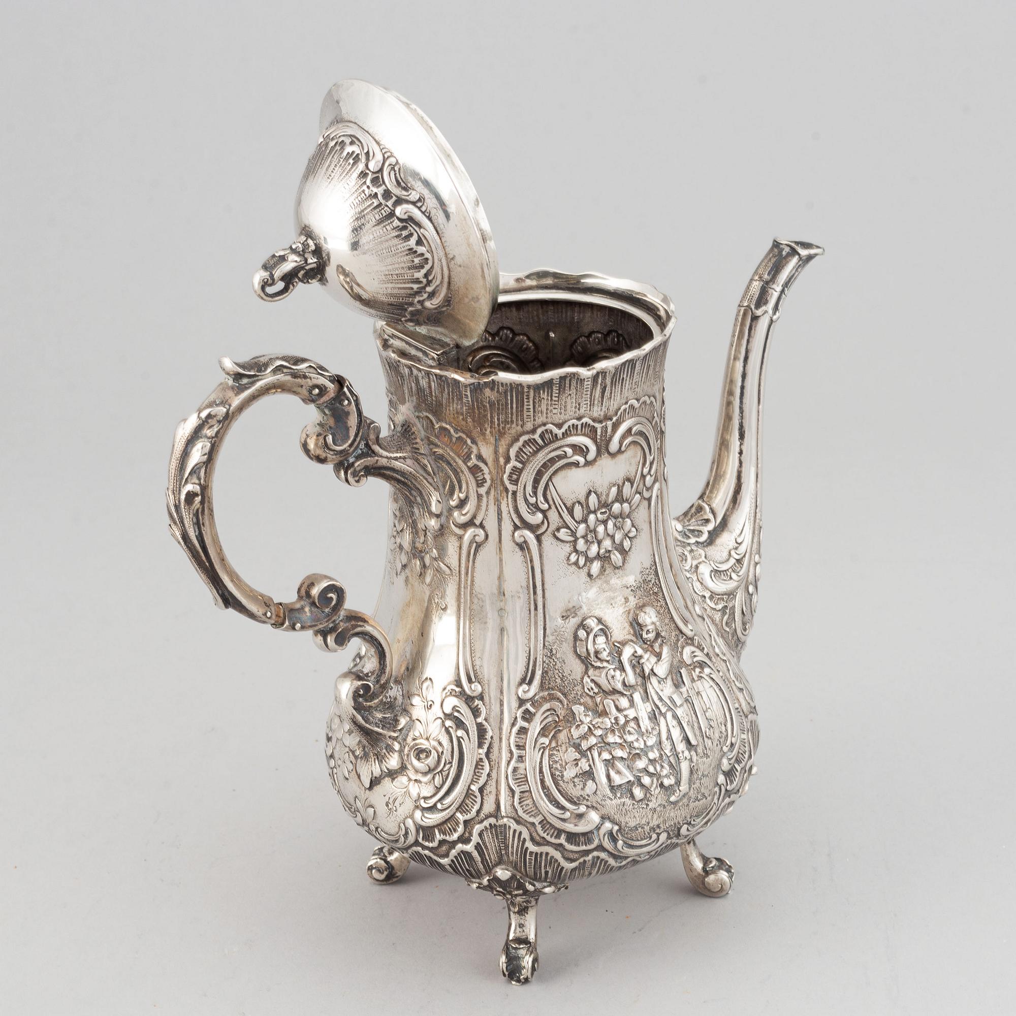 A german rococo-style silver coffee- and tea set, Weinranck & Schmidt, Hanau, circa 1900.