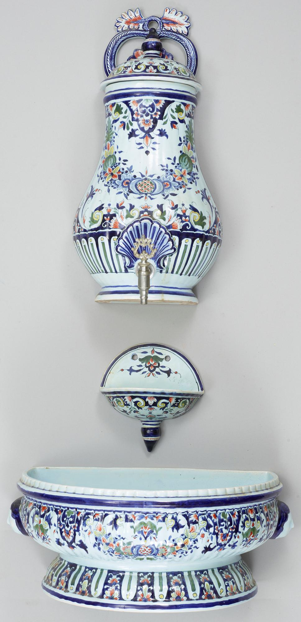 VATTENCISTERN, fajans, Frankrike, 1800/1900-tal.