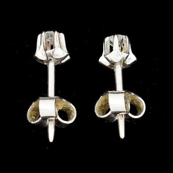 ÖRHÄNGEN, ett par, 18k vitguld, briljantslipade diamanter, ca 0,10ct. Vikt ca 1g.