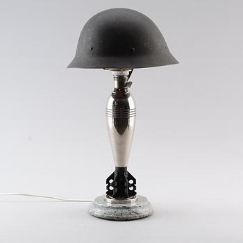 BORDSLAMPA, 1900-talets första hälft.