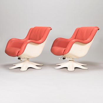 Yrjö Kukkapuro, a pair of 1970/2000's '418' armchairs for Haimi.