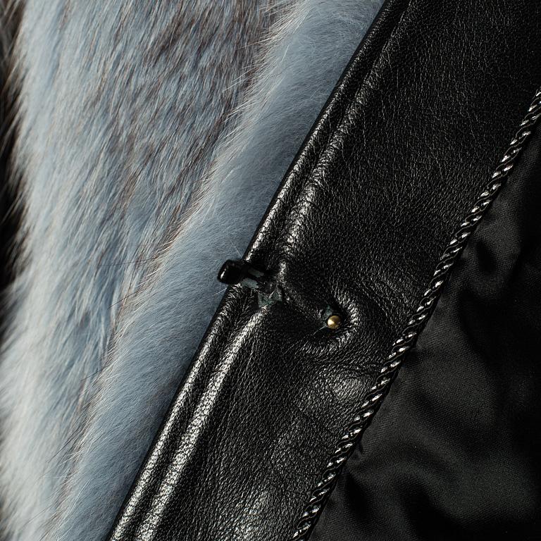 A fox jacket by Karl Lindblom, Stockholm, in size app 38.