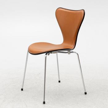 Arne Jacobsen, A 'Sjuan' chair, Fritz Hansen, Denmark, contemporary production.