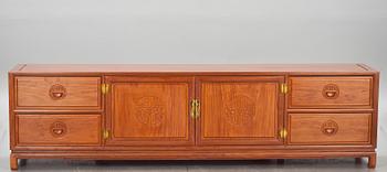 SIDEBOARD. Tillverkad i Kina för DUX.