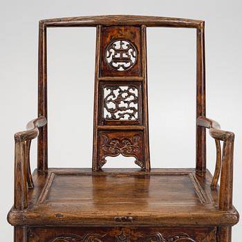 A pair of hardwood chair, China, early 20th century.