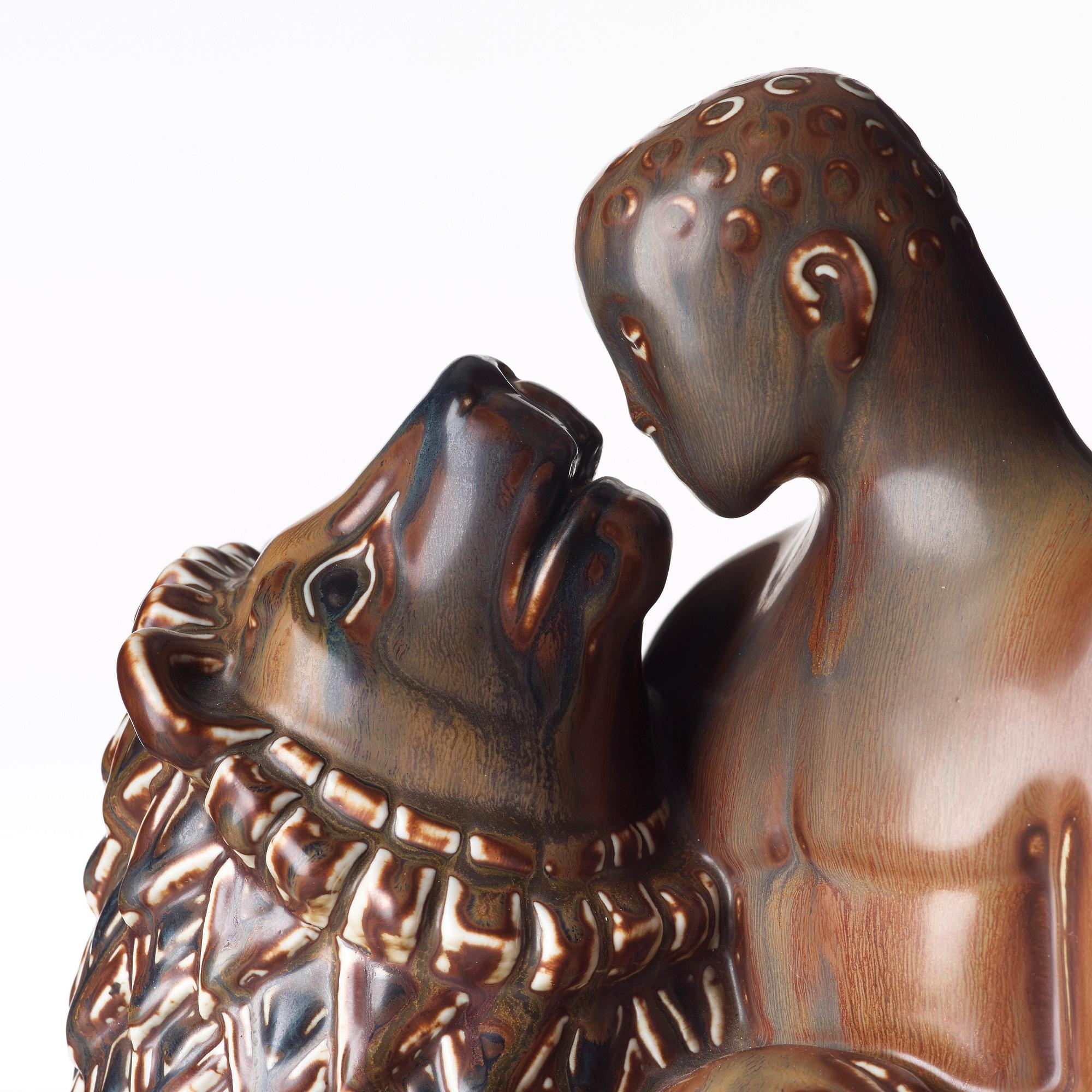 Gunnar Nylund, skulptur, "Androcles och lejonet", Rörstrand 1950-tal.